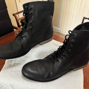 Urban Outfitters Men's Tan Boots